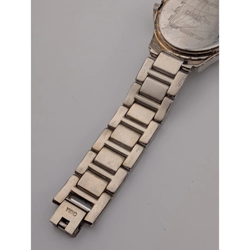 DMQ‎ DQ/1067 Womens Watch 33mm Silver Crystals Bracelet 6.5